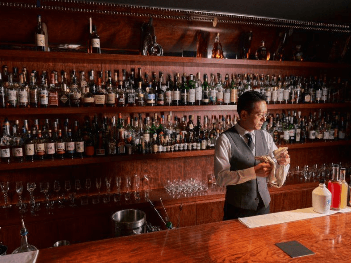 Bar Hopping di kota Nara, The Sailing Bar