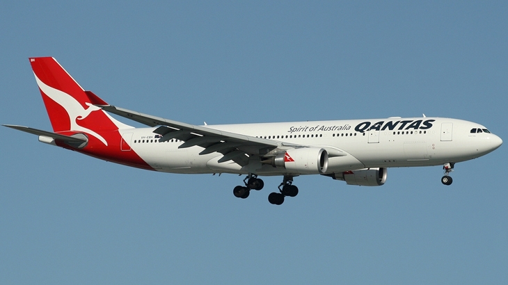 qantas sydney-bali