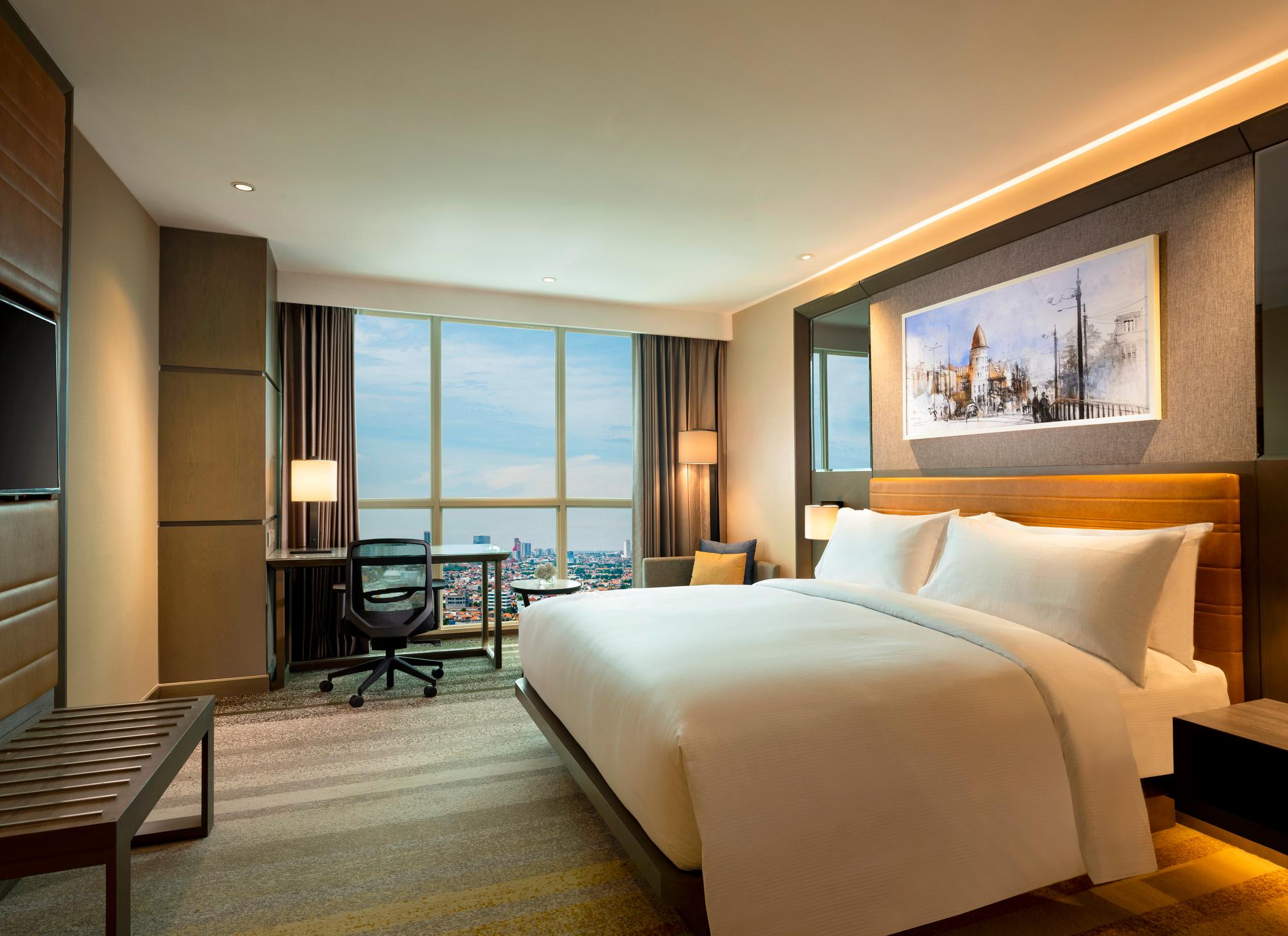DoubleTree by Hilton Surabaya, Selangkah dari Jalan Tunjungan Featured Image