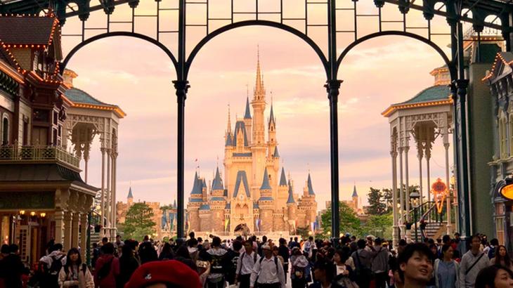 disneyland coronavirus