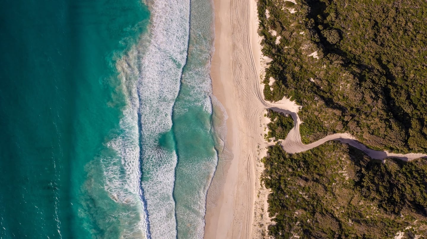 Pantai Meelup, salah satu pantai tersembunyi South West Australia.