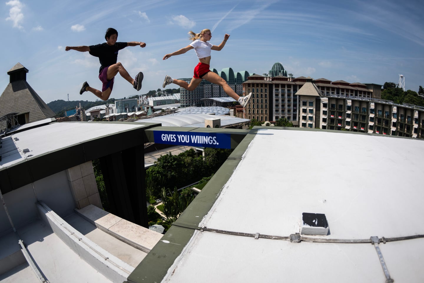 Freerunner di Resorts World Sentosa dalam proyek Red Bull.