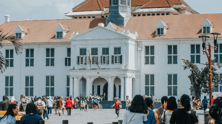 Tampak depan dari Museum di Jakarta, di daerah Kota Tua.