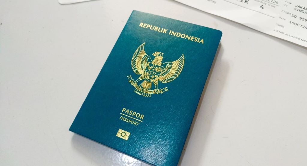 Paspor Indonesia, masa berlaku paspor 6 bulan untuk berpergian.