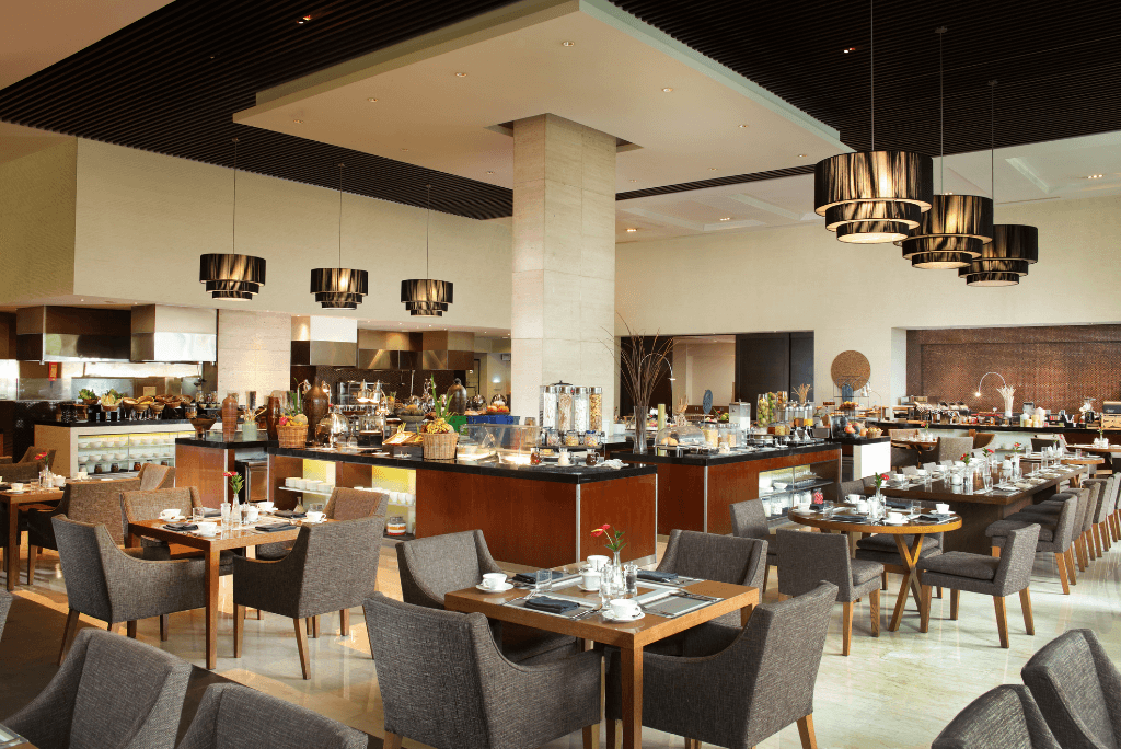Purnawarman Restaurant. (Foto: Hilton Bandung)