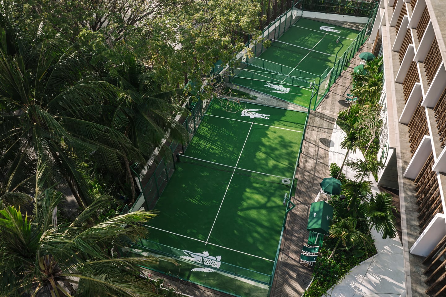 Potret Club Lacoste di W Bali - Seminyak dari udara.
