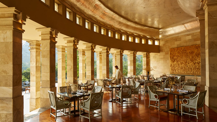 amanjiwo, hotel romantis